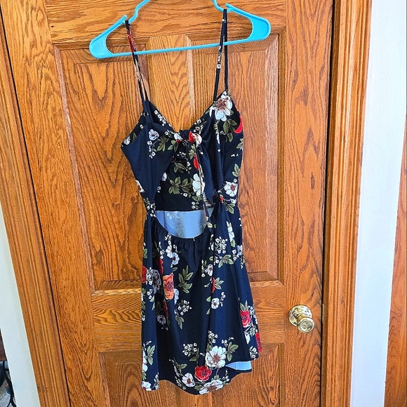 Twist Peekaboo Front Floral Slip Dress 💲BUNDLE AND SAVE BIG💲 - Picture 3 of 5